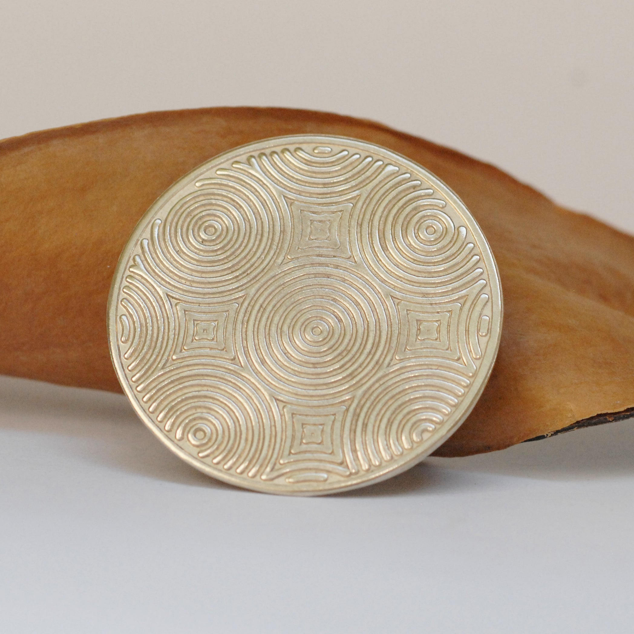 Patterned Disc Textured round disc, patterned disk 40mm concentric circle design ...