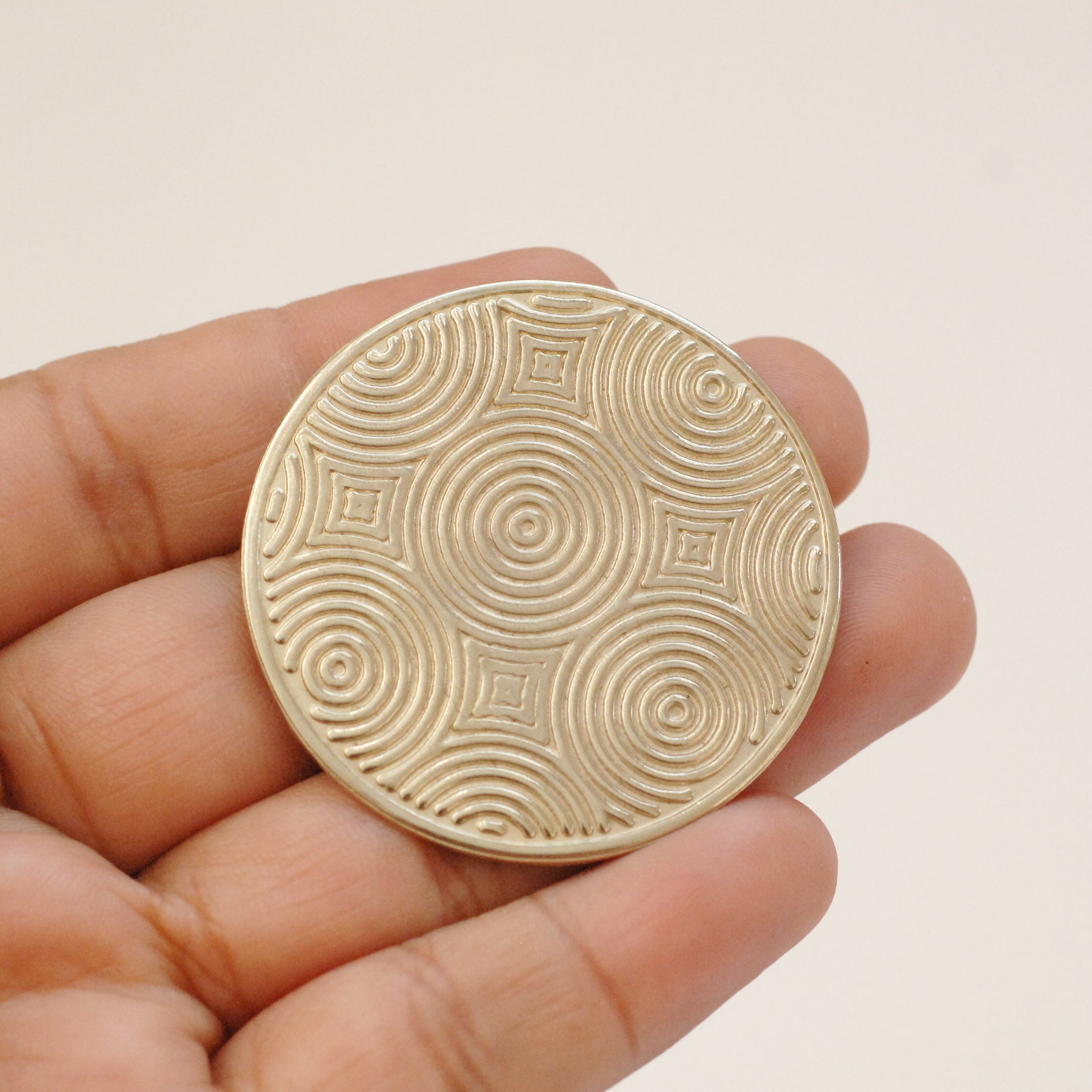 Patterned Disc Textured round disc, patterned disk 40mm concentric circle design ...