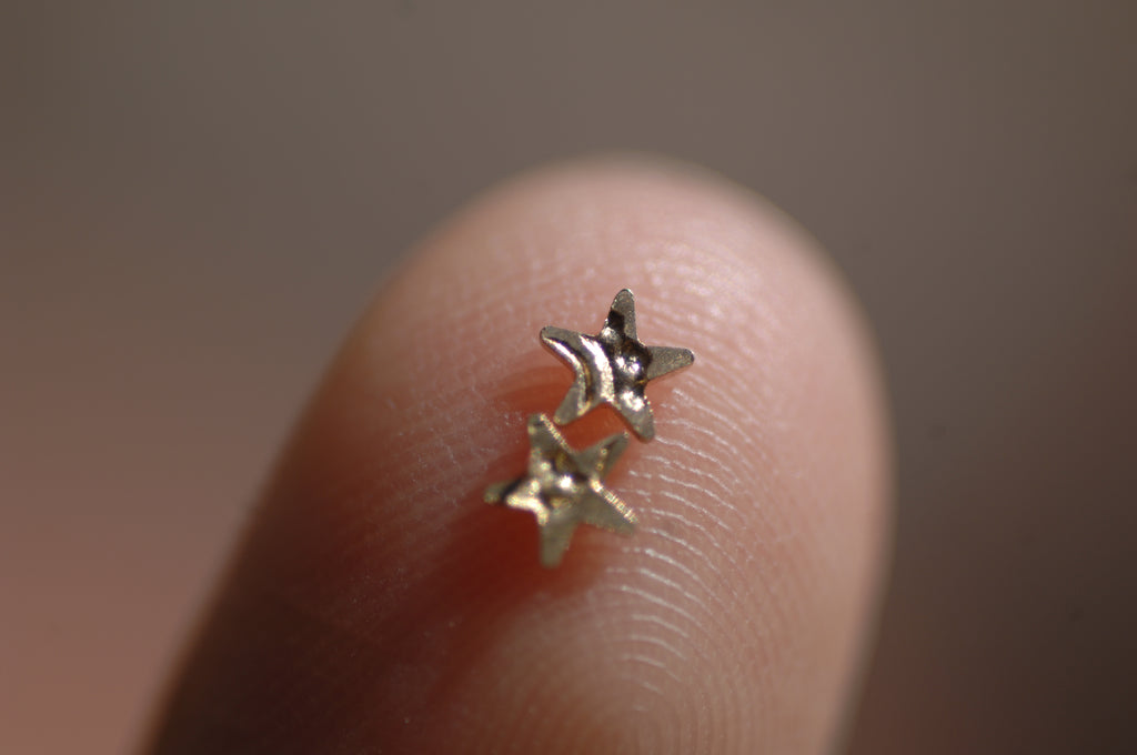 Tiny Metal Paisley Star 3mm
