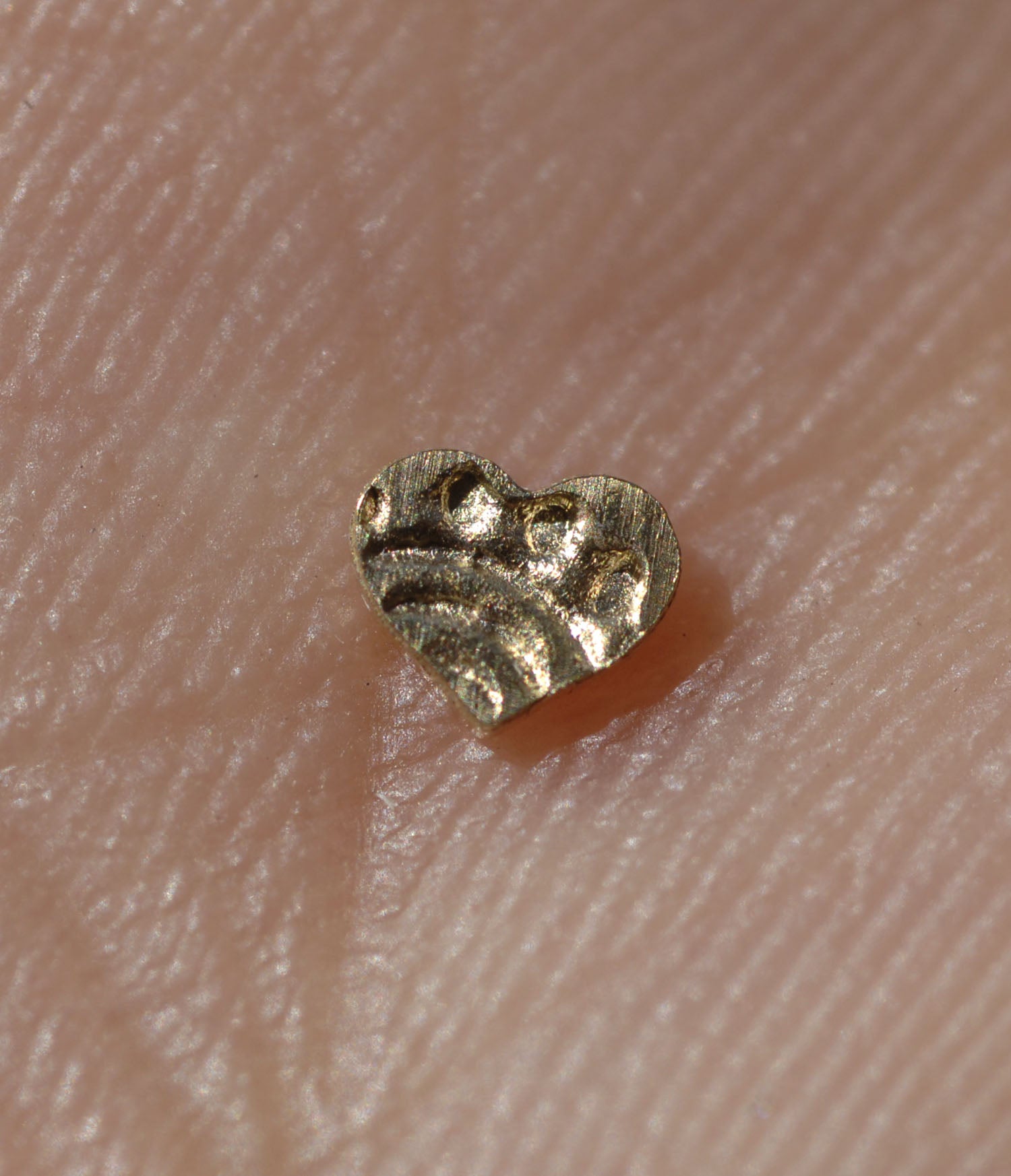 Tiny Metal Paisley Heart Perfect 2.5mm x 2.6mm