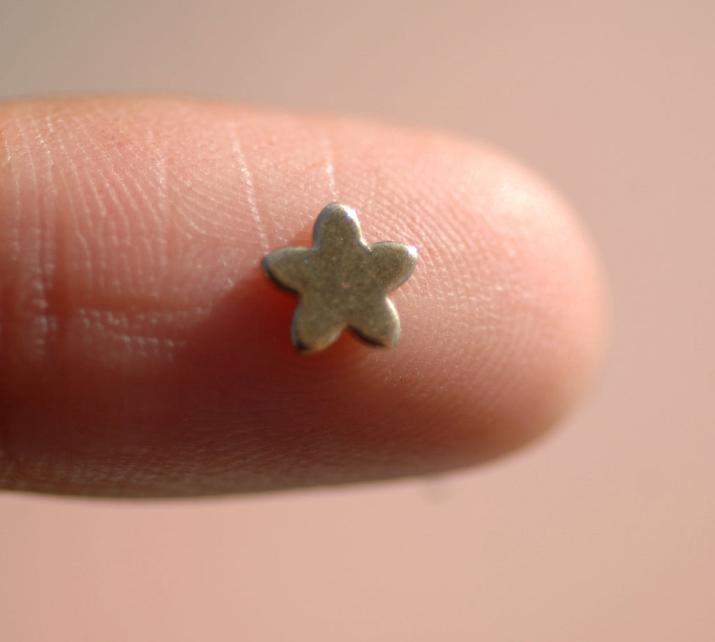 Most Tiny Metal Flower 5 Petal Mini Blanks