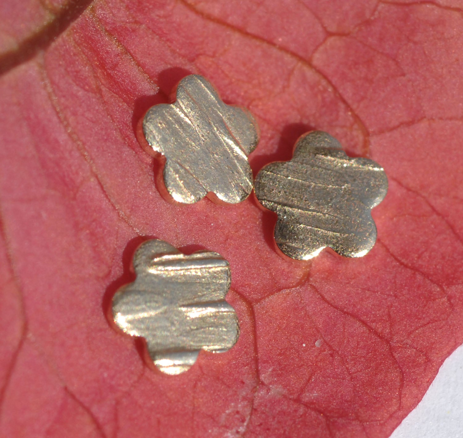 Textured Stripes - Tiny metal Flower 5 Petal blanks 4.2mm
