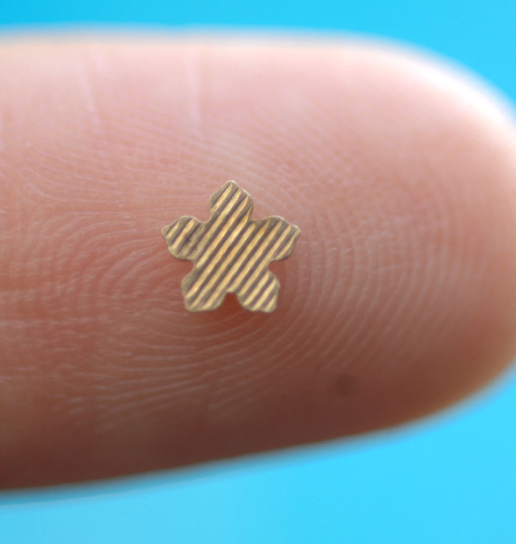 Tiny Metal Hexagon Flower Pointed 4.2mm