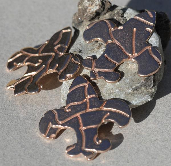 Fleur De Lis Charm 30mm x 27mm in Textured Patterns