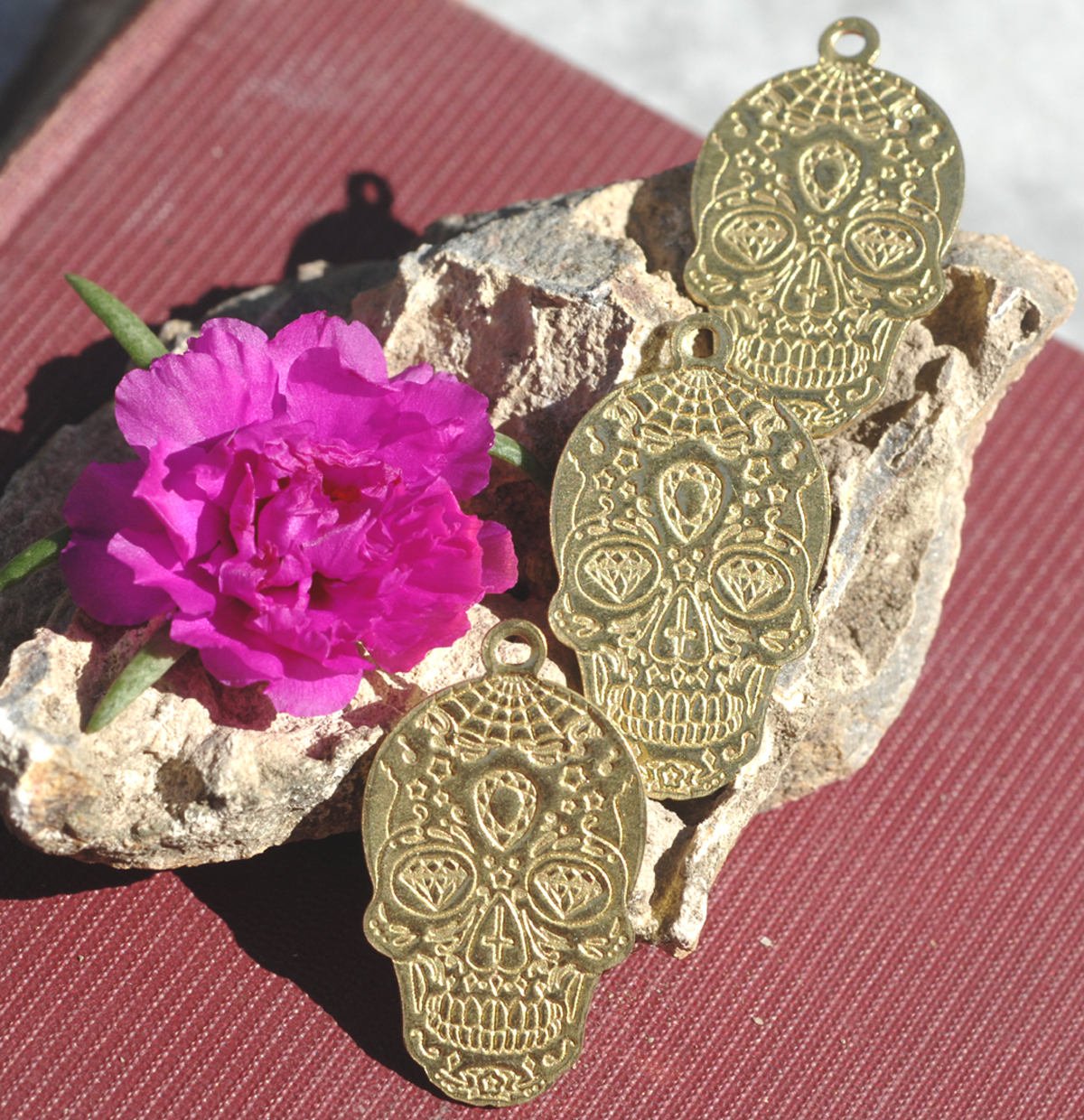 NEW Diamond Sugar Skull Calavera Pendant Lots of Details Traditional Dia de Muertos Day of Dead 20g