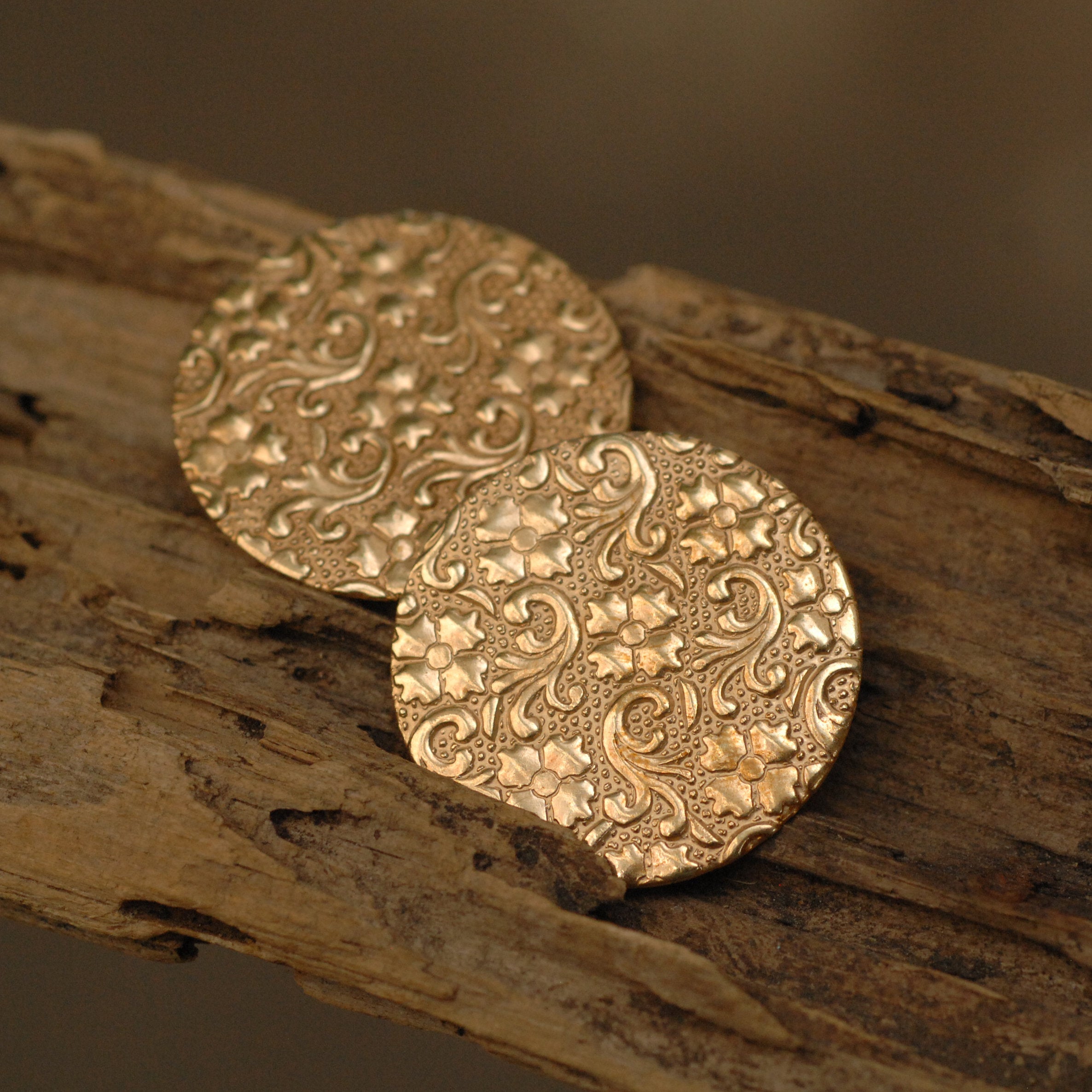 Solid bronze round disc shape w/ batik floral flower texture metal ...
