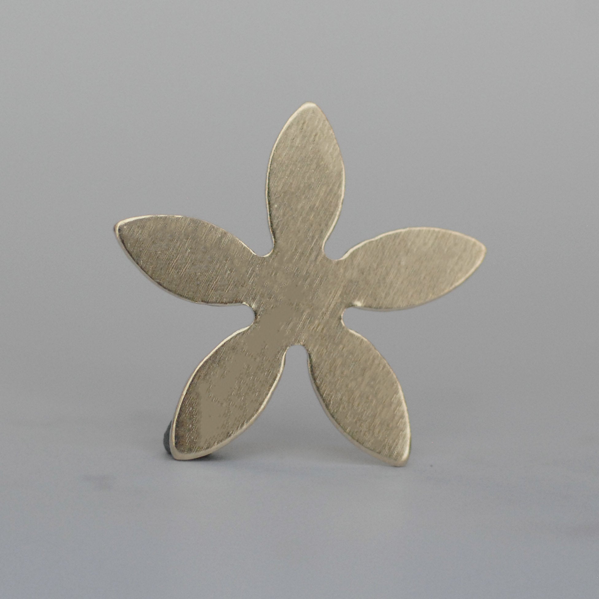 Flower shape metal blanks for making jewelry 26mm copper, brass, bronze, or nickel silver 22g 20g