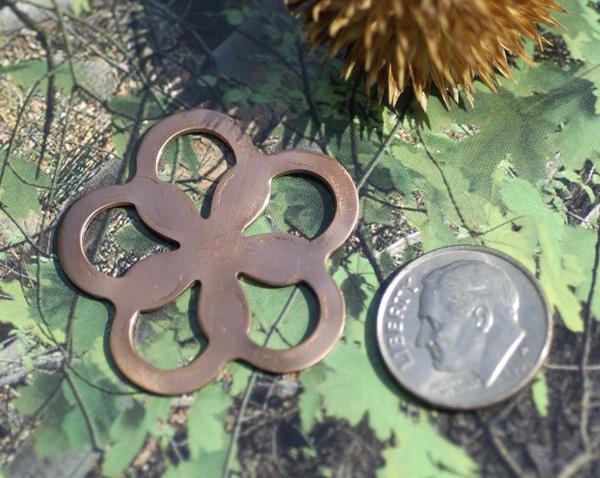 Fan Cutout in Flower Petal Cutout Metal 31mm Cutout