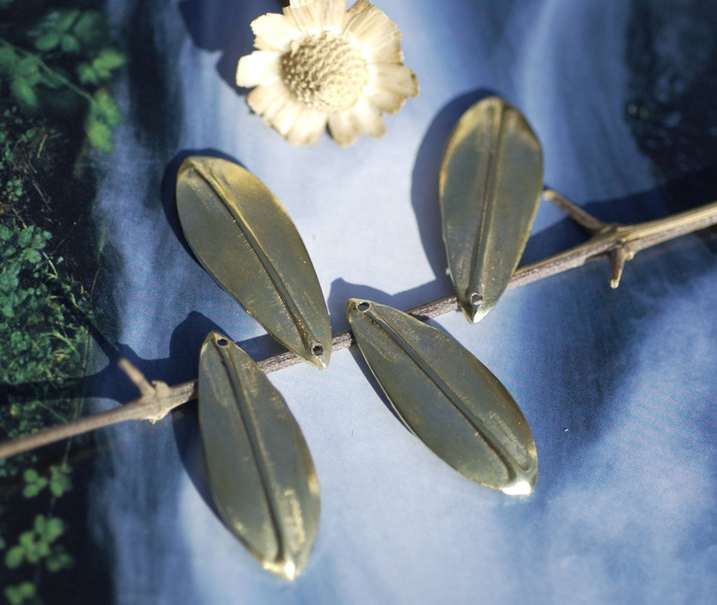 Brass Blanks Leaf - Leaves - Tree Fall with Hole Greenery Leaf 3D 30mm x 12mm shape Blank