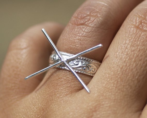 silver claw ring setting